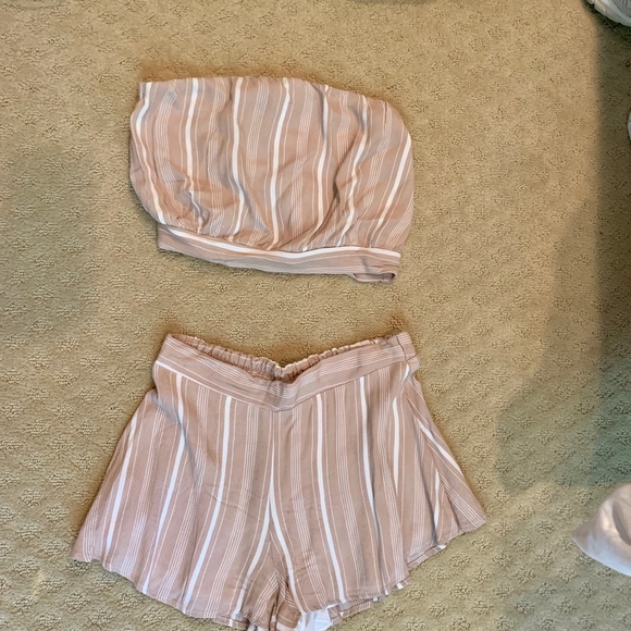 Striped Set - Picture 2 of 3